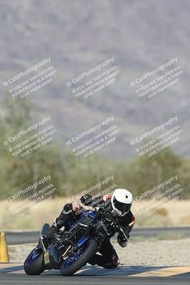 media/Oct-30-2025-Racers Edge (Thu) [[dabbdaf680]]/3-B Group/Session 5 (Turn 6)/